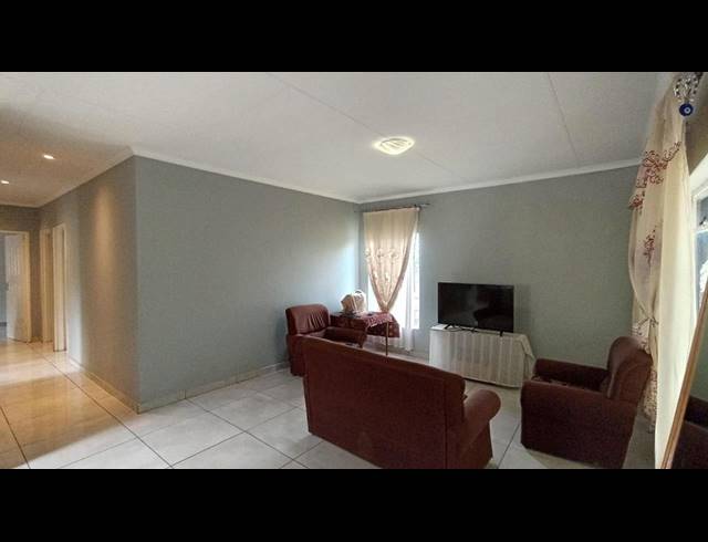 3 BEDROOM FREESTANDING FOR SALE IN HOWICK WEST